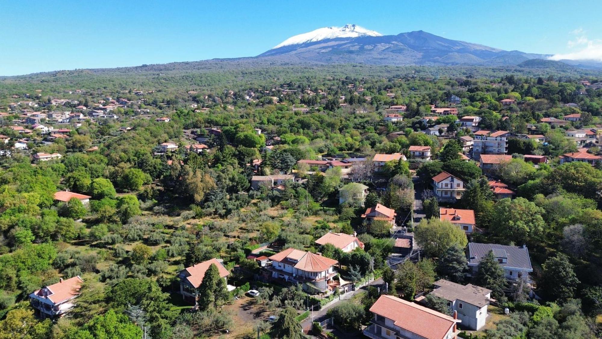 Casa Degli Ulivi Etna Bed & Breakfast Ragalna Exterior photo